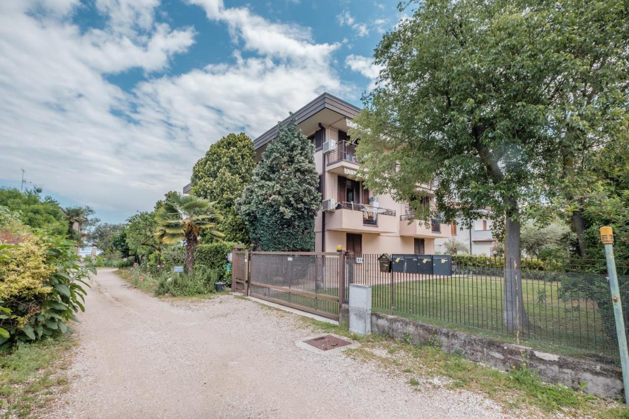 Casa Lugana 9 - Monolocale Con Piscina Fronte Lago Сирмионе Экстерьер фото
