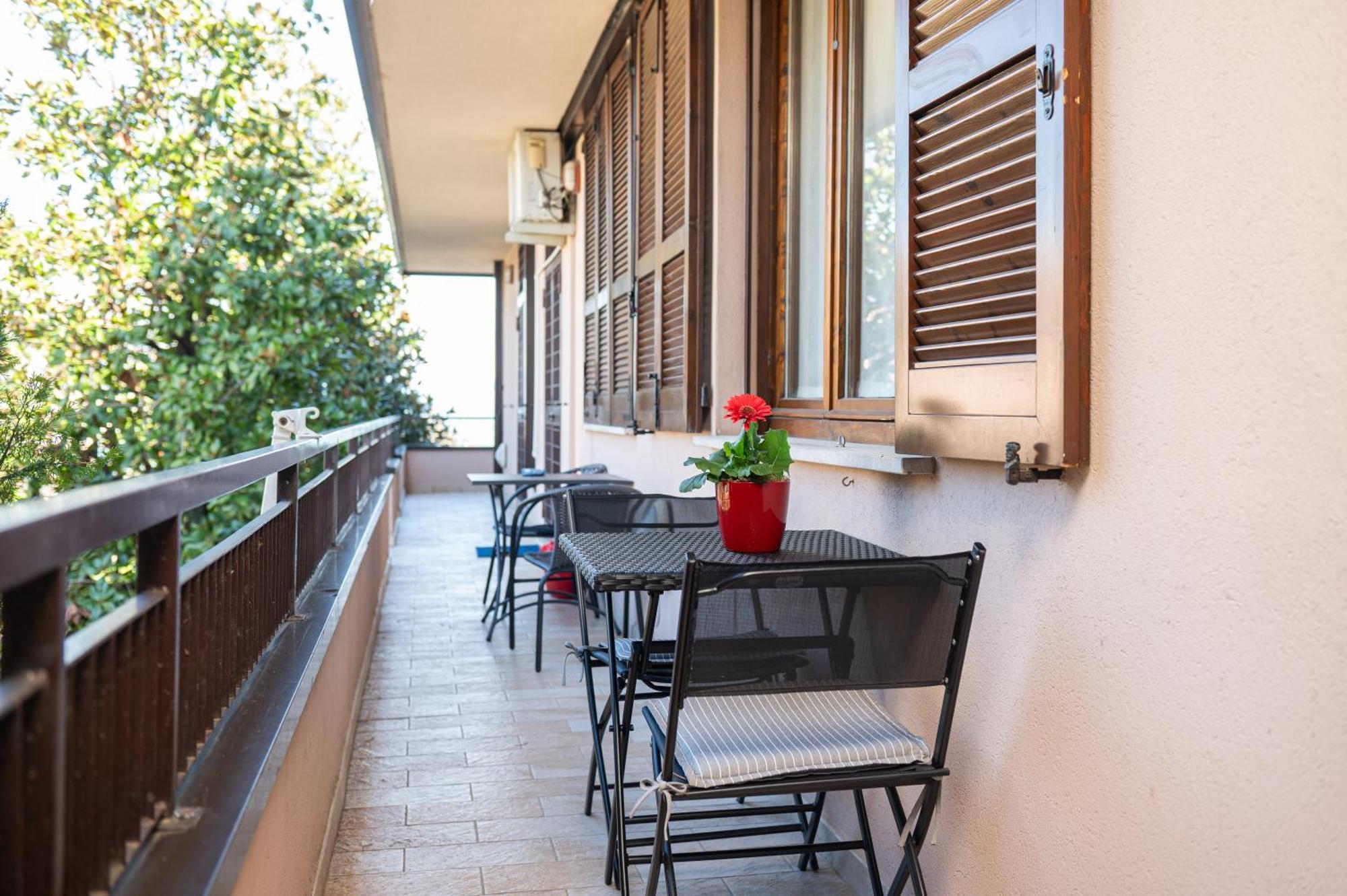 Casa Lugana 9 - Monolocale Con Piscina Fronte Lago Сирмионе Экстерьер фото